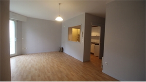 appartement à la vente -   85300  CHALLANS, surface 35 m2 vente appartement - APR739476